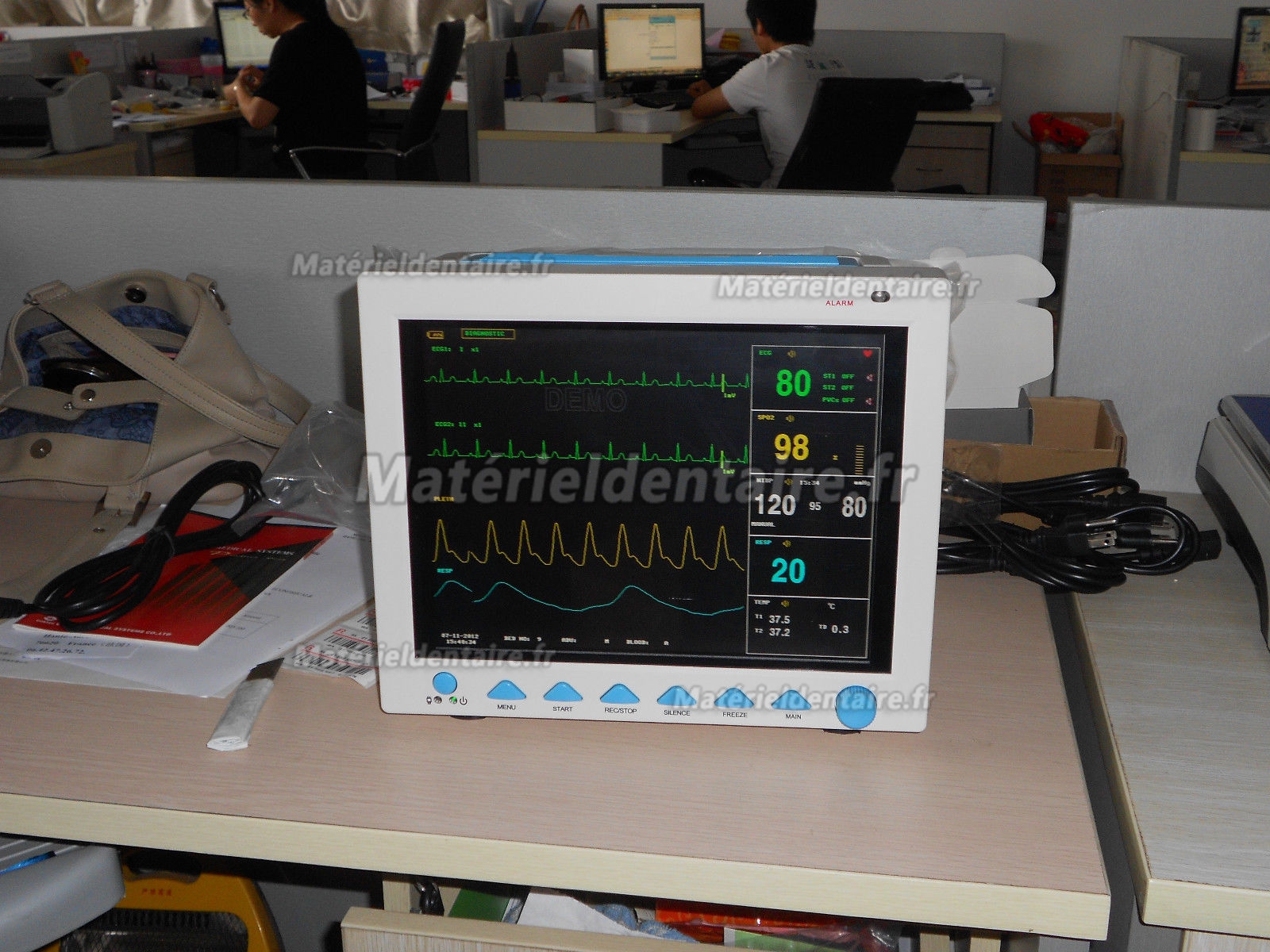 12.1" Ecran de haute résolution Multi-paramètre Moniteur Patient CMS8000